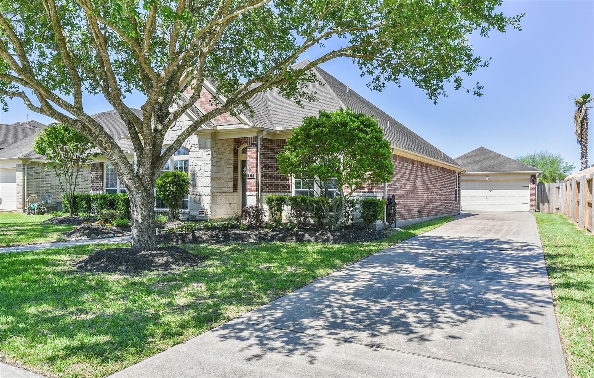 419 Laddingford Lane League City TX 77573