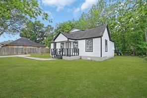 8924 Ferdinand Street Houston TX 77051