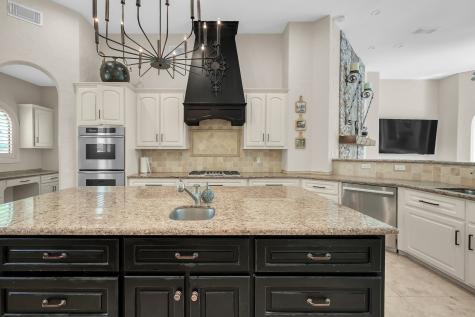 64 W Shore Lane Montgomery TX 77356