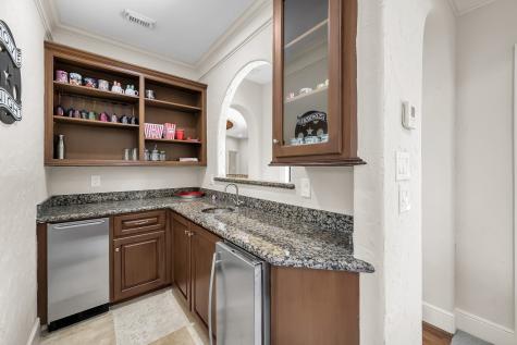 64 W Shore Lane Montgomery TX 77356