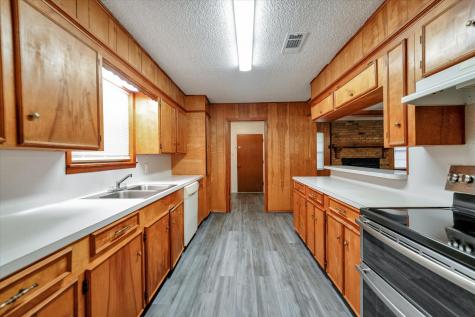 153 County Road 3810 Cleveland TX 77328