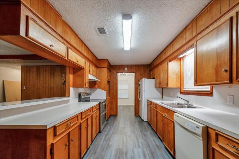 153 County Road 3810 Cleveland TX 77328