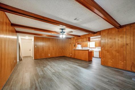 153 County Road 3810 Cleveland TX 77328