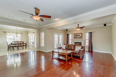303 N Elder Grove Drive Pearland TX 77584