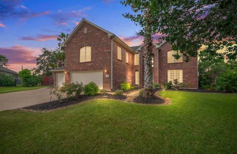 303 N Elder Grove Drive Pearland TX 77584
