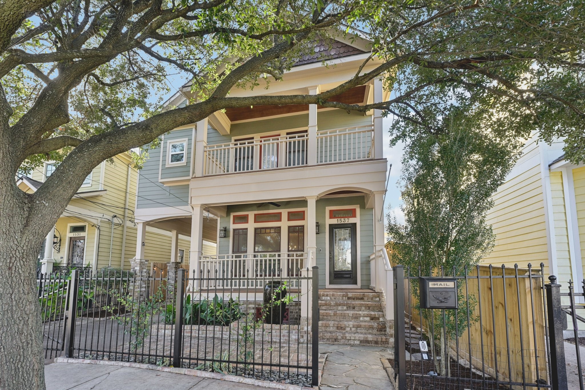 1537 Alexander Street Houston TX 77008
