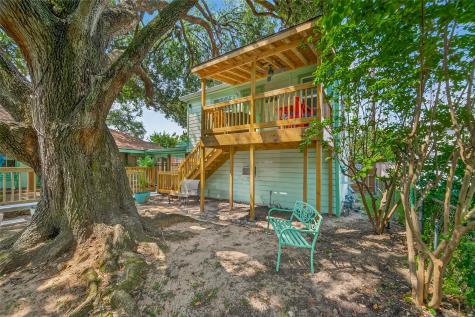 407 1/2 Fairbanks Street Houston TX 77009