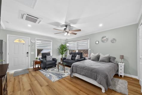 407 1/2 Fairbanks Street Houston TX 77009