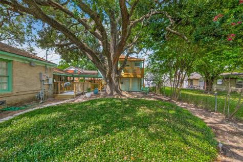 407 1/2 Fairbanks Street Houston TX 77009