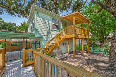 407 1/2 Fairbanks Street Houston TX 77009