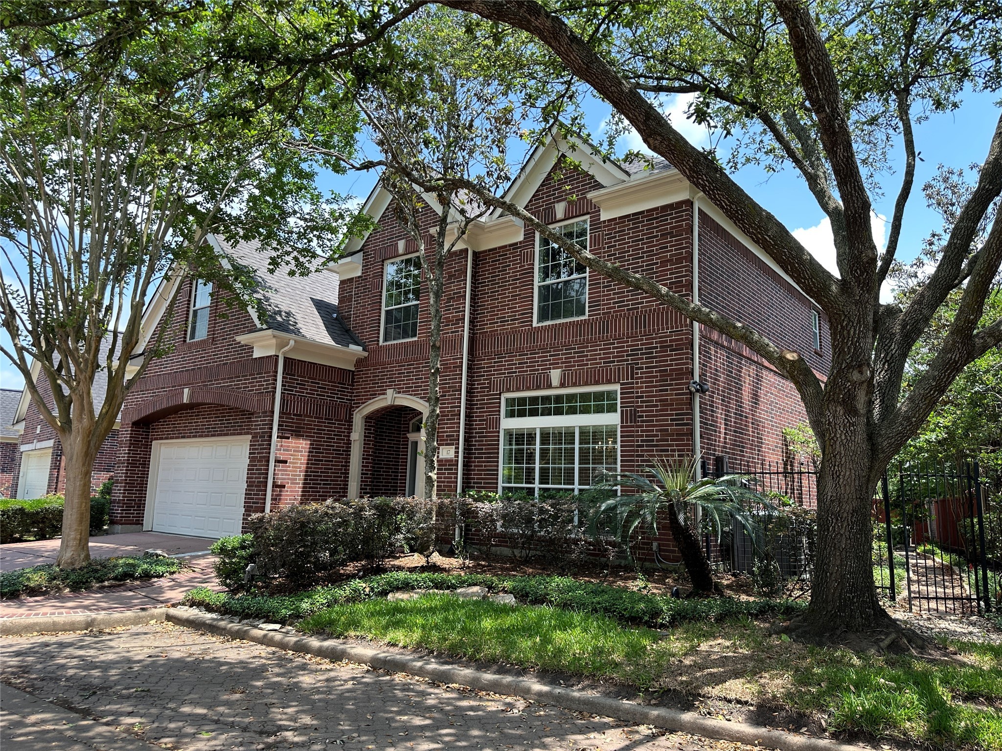 17 Ambleside Crescent Drive Sugar Land TX 77479