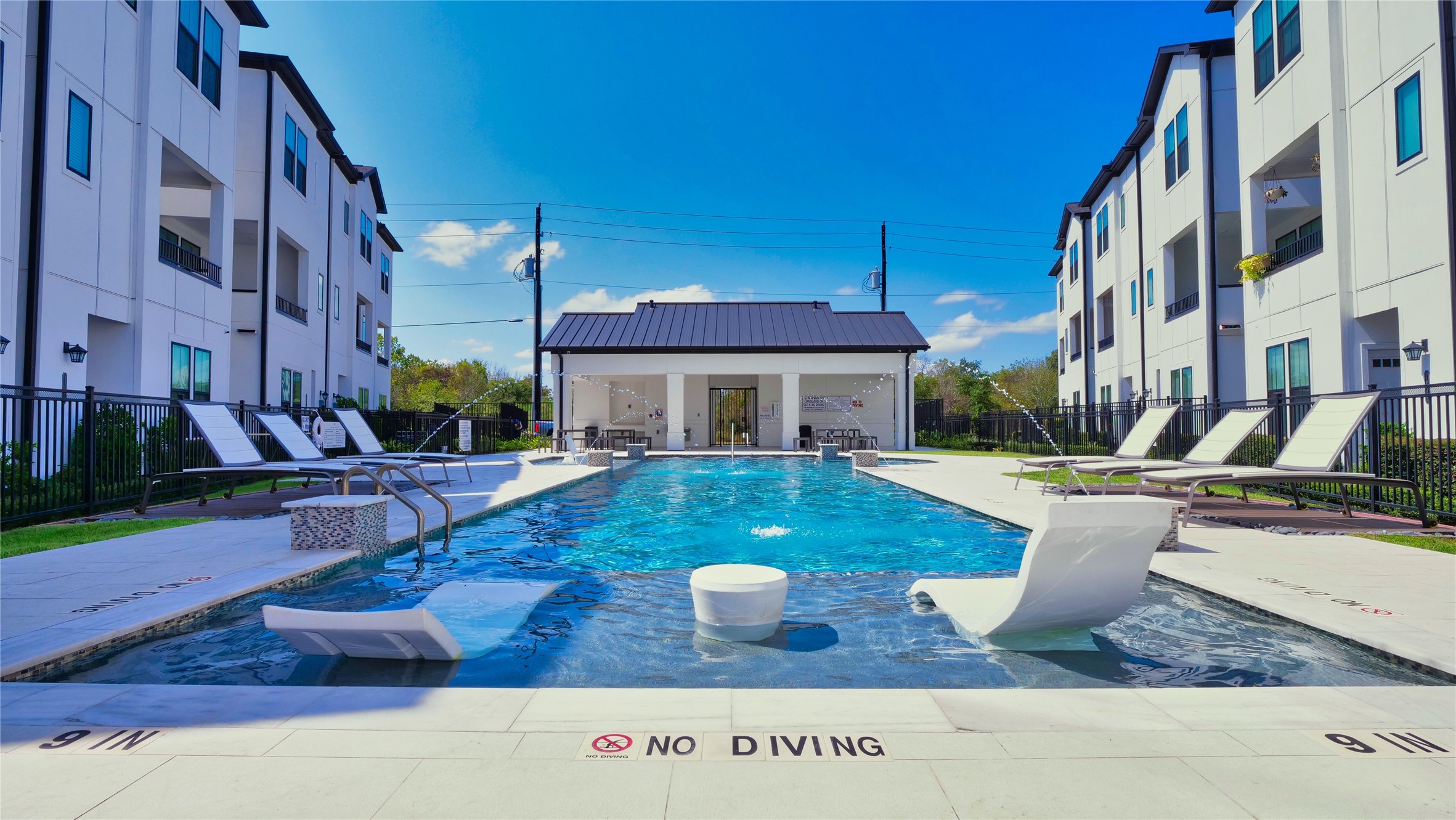 2720 Grand Fountains Drive H Houston TX 77054