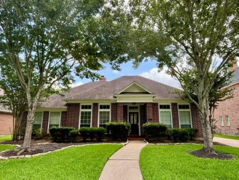 1911 Lauren Lake Drive League City TX 77573