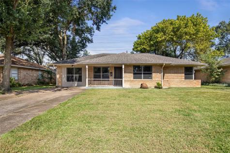 2106 Stonecrest Drive Houston TX 77018