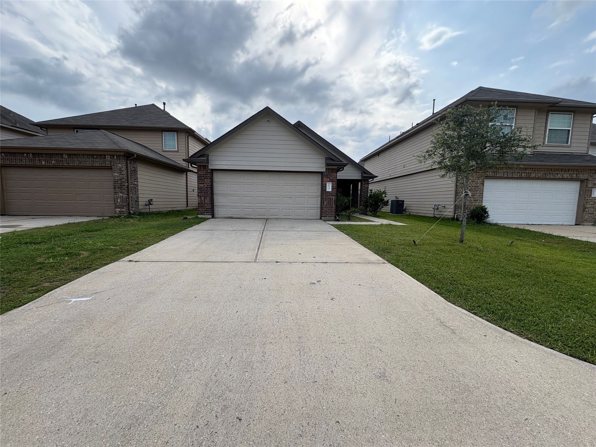 10347 Admirable Path Houston TX 77044