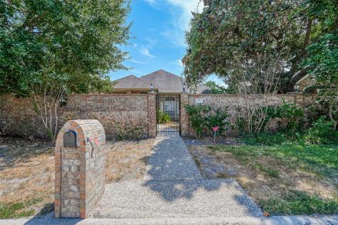 5011 Huntwick Parc Court Houston TX 77069