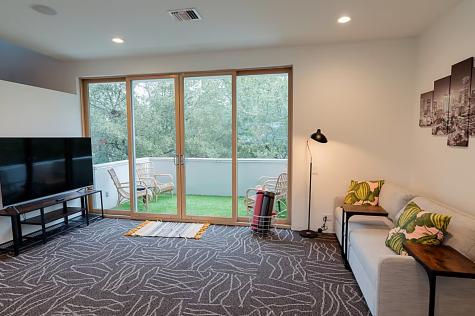 4904 S Shepherd Drive S Houston TX 77098