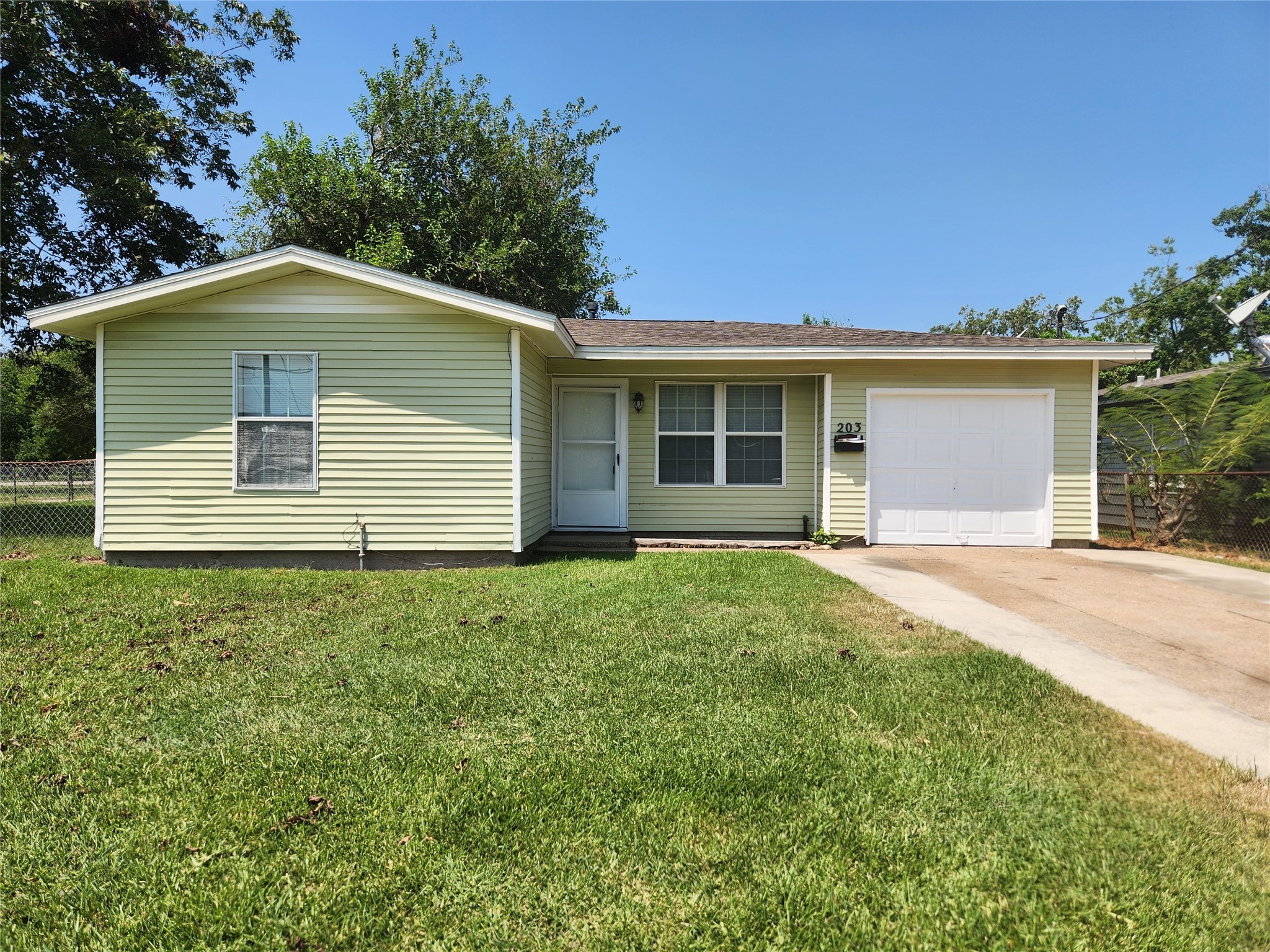 203 N Logan Street Texas City TX 77590