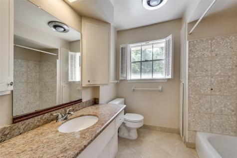 1522 Baggett Lane Houston TX 77055