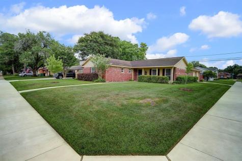 2330 Willowby Drive Houston TX 77008