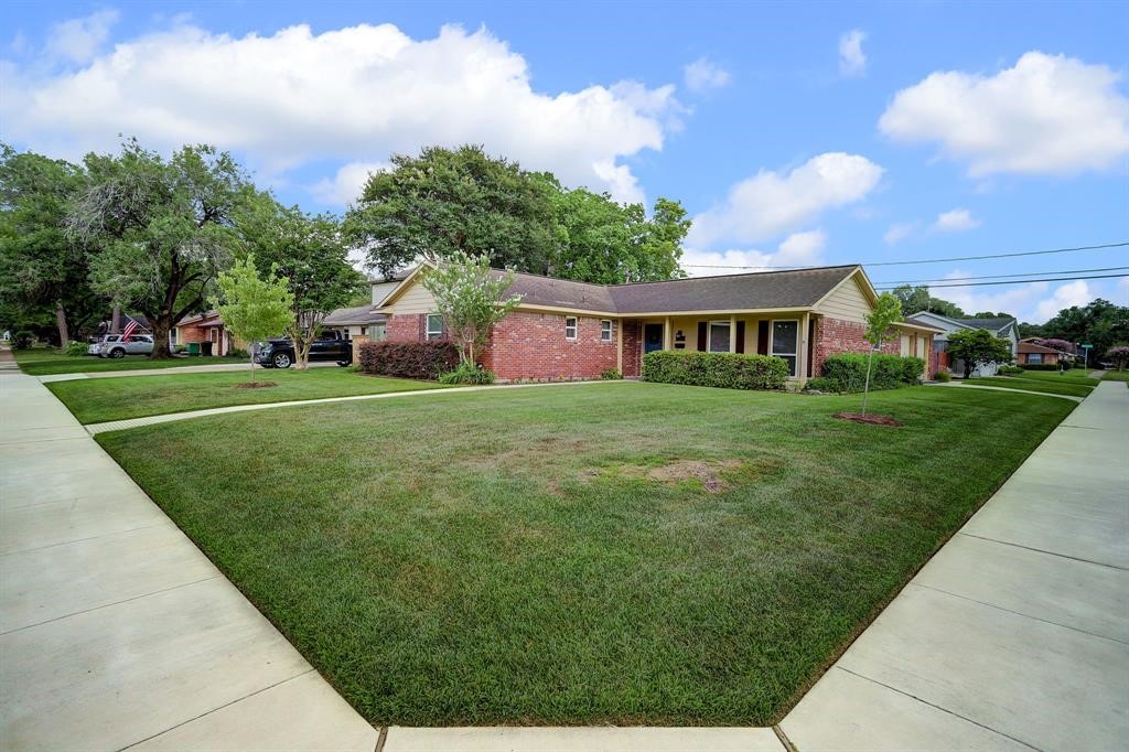 2330 Willowby Drive Houston TX 77008