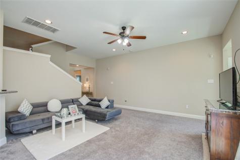 901 Grenshaw Street Houston TX 77088