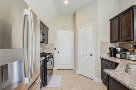 901 Grenshaw Street Houston TX 77088