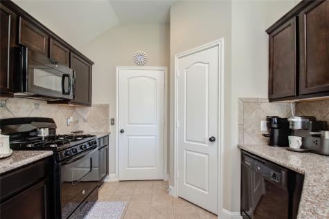 901 Grenshaw Street Houston TX 77088