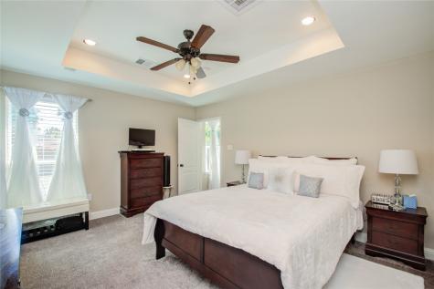 901 Grenshaw Street Houston TX 77088