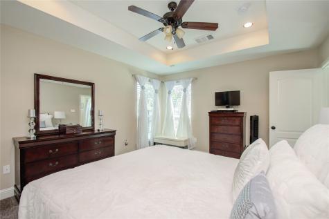 901 Grenshaw Street Houston TX 77088