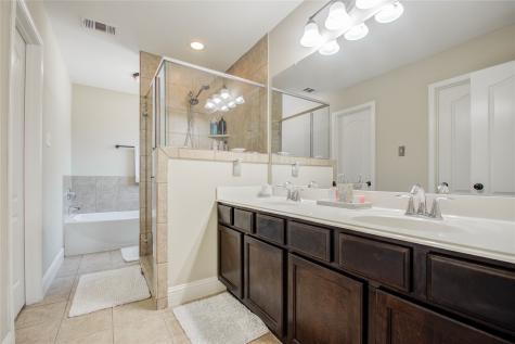 901 Grenshaw Street Houston TX 77088