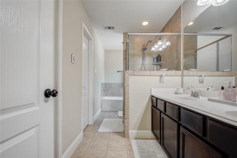 901 Grenshaw Street Houston TX 77088