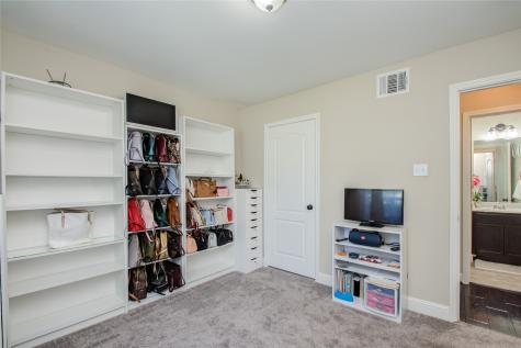 901 Grenshaw Street Houston TX 77088