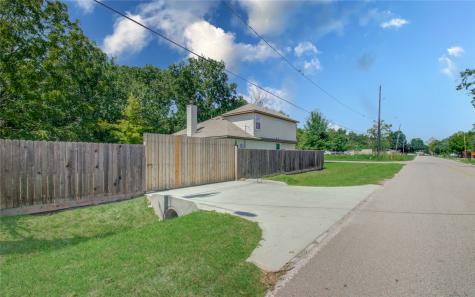 901 Grenshaw Street Houston TX 77088