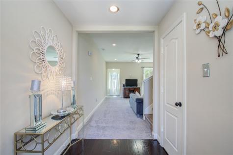 901 Grenshaw Street Houston TX 77088