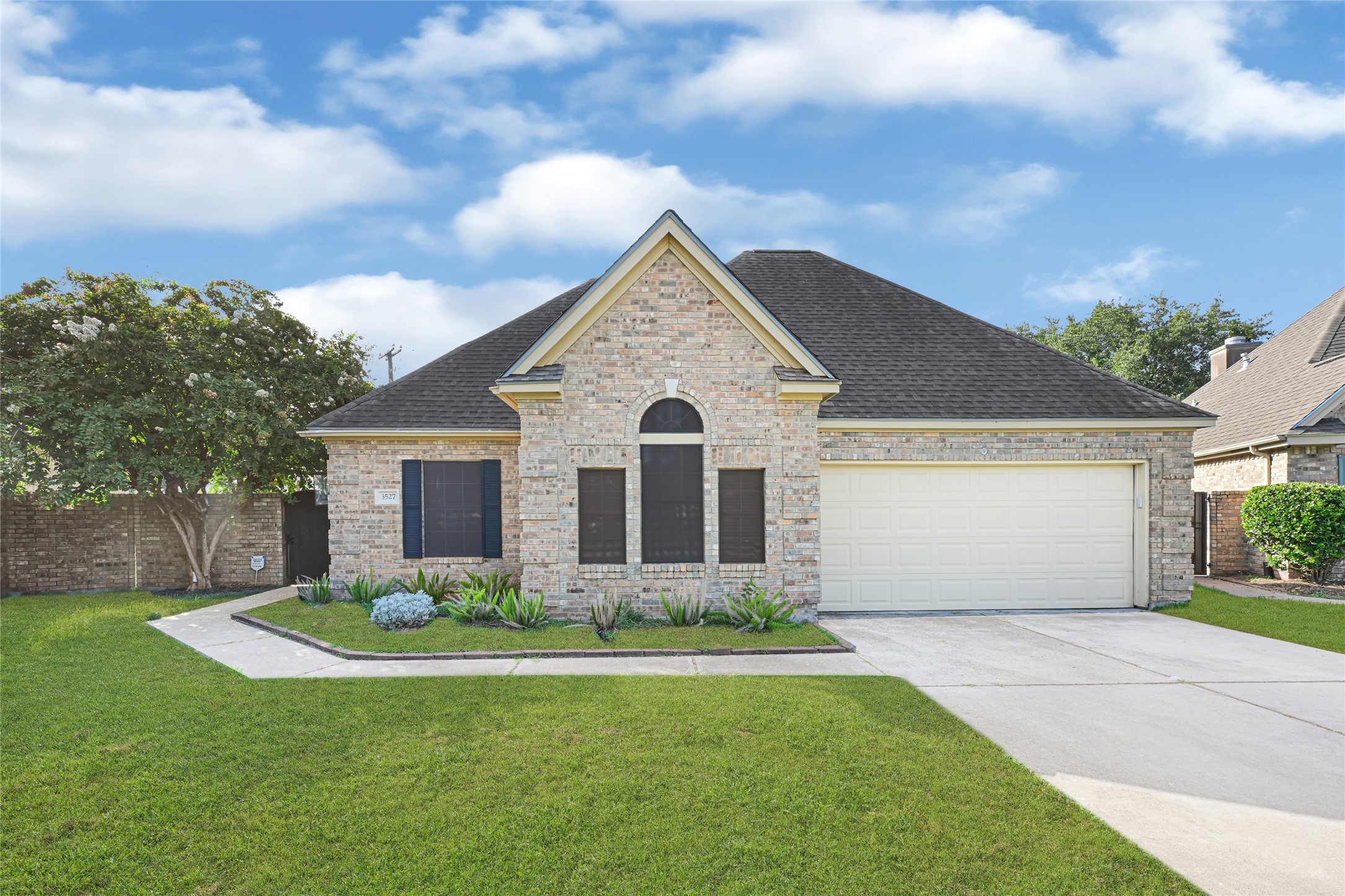 3527 Cambridge Court Pasadena TX 77504