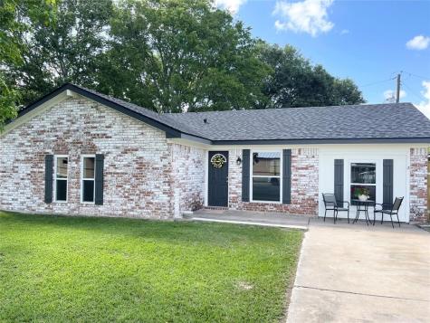 806 Fitzgerald Street East Bernard TX 77435