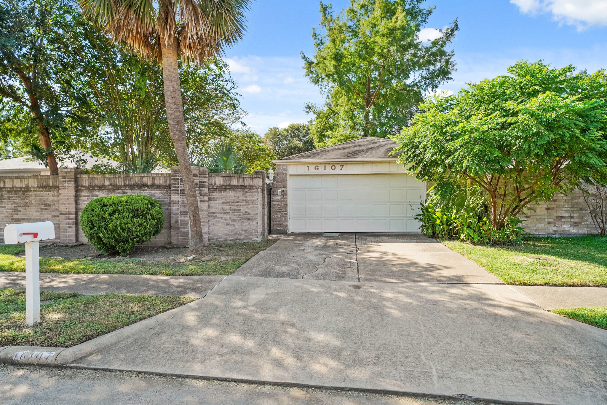 16107 Grassy Creek Drive Houston TX 77082