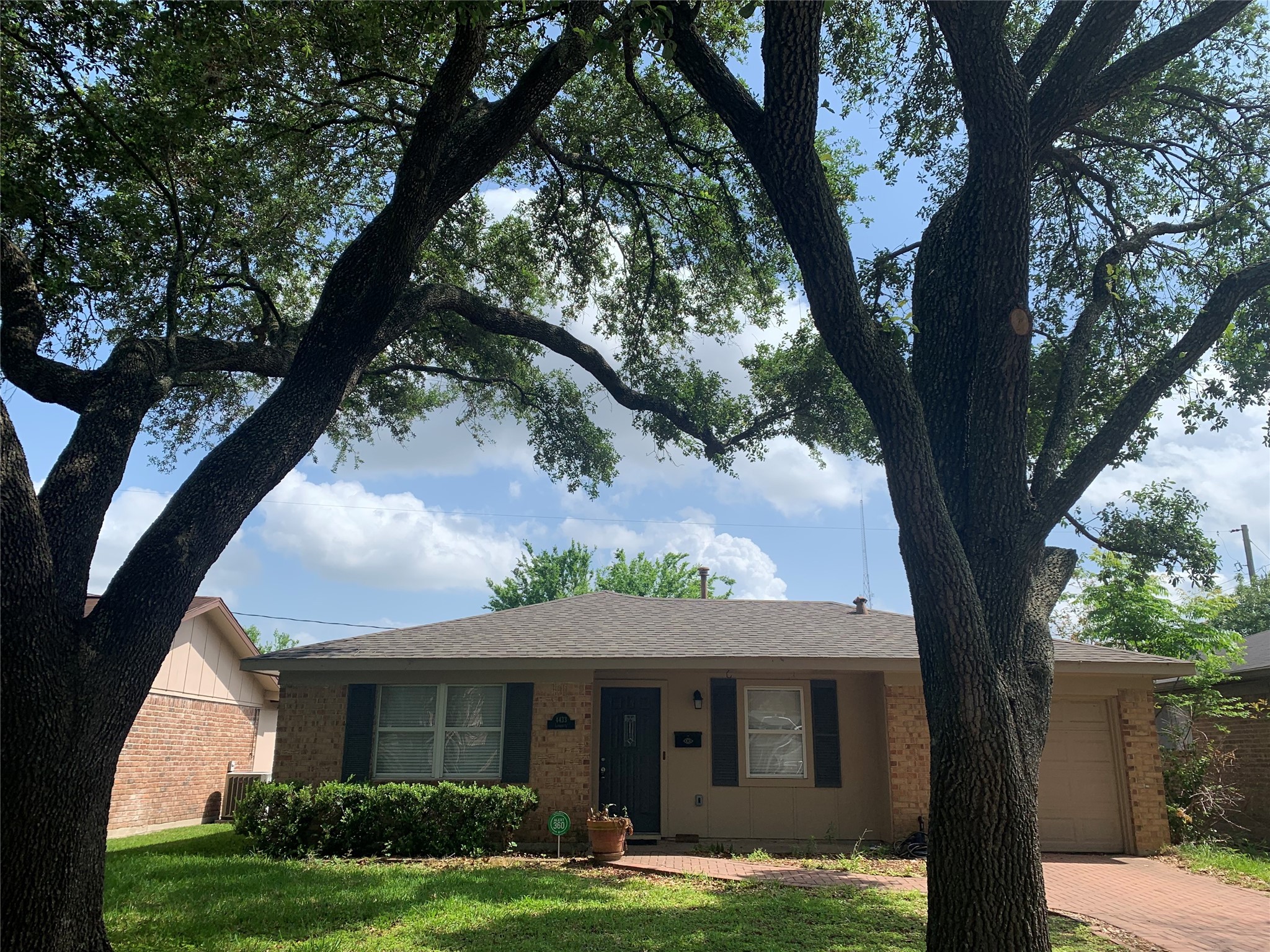 4433 Lafayette Street Bellaire TX 77401