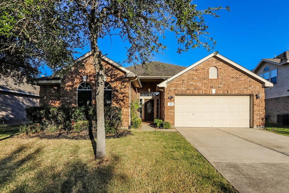 805 Hallmark Oak Street Seabrook TX 77586