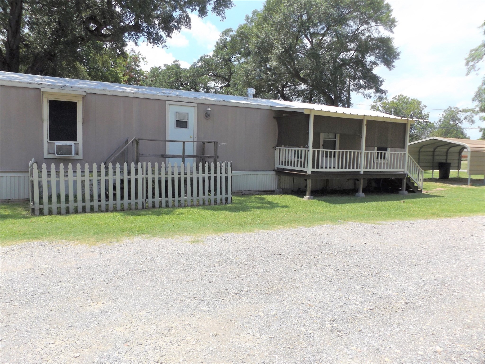 705 San Jacinto Street Highlands TX 77562
