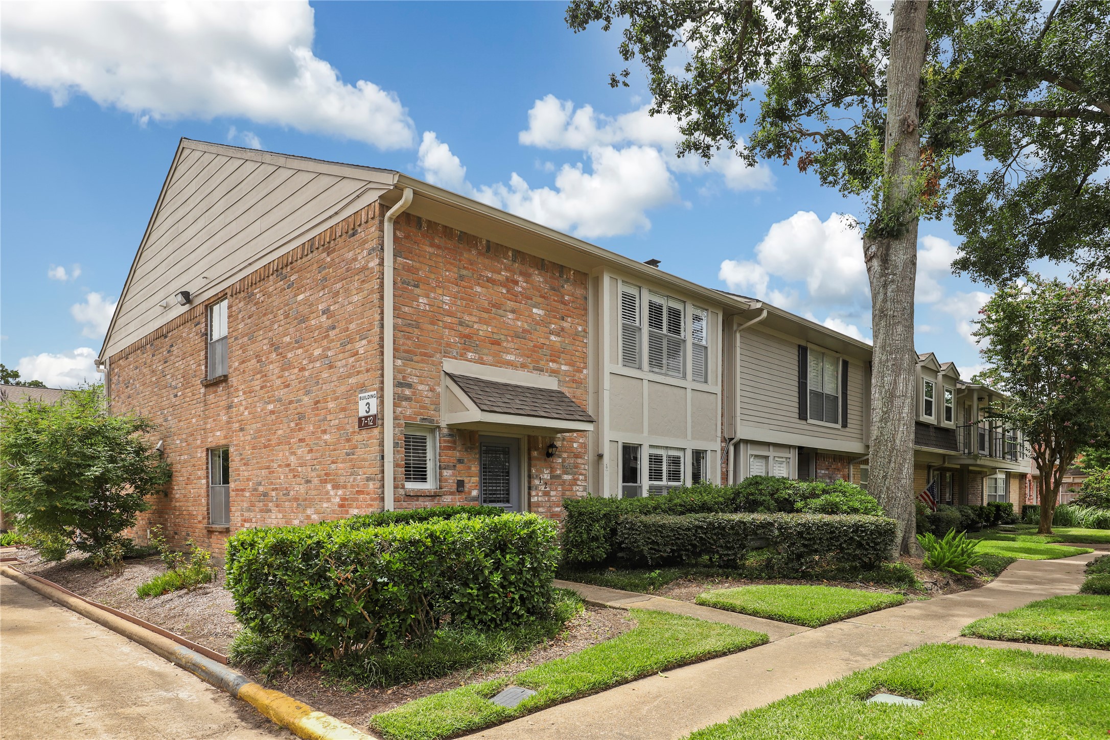 727 Bunker Hill Road 12 Houston TX 77024