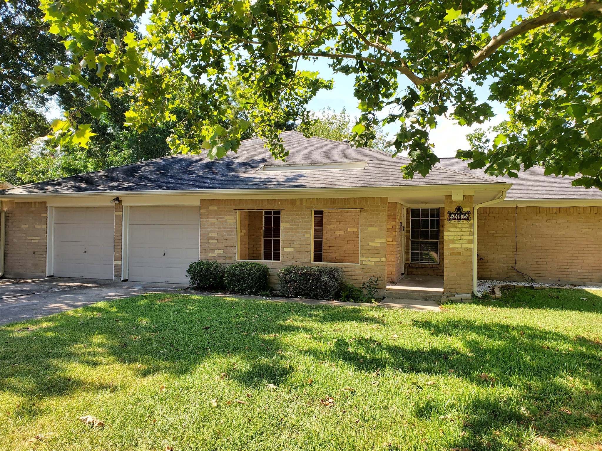 5305 Woodville Lane Pearland TX 77584
