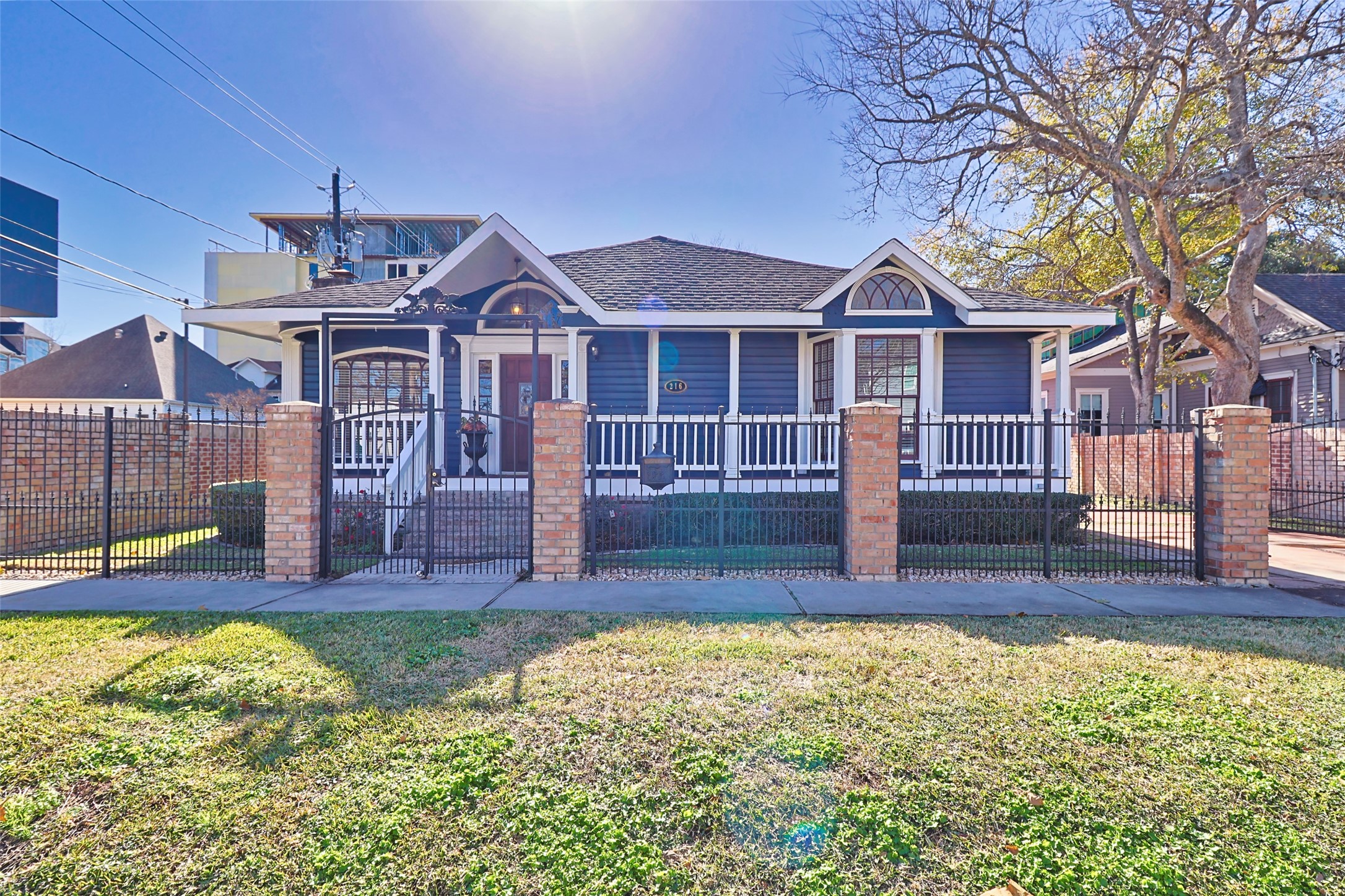 216 W 9th Street Houston TX 77007