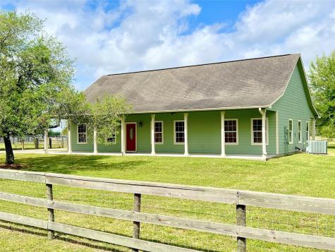 4212 County Road 182 Alvin TX 77511
