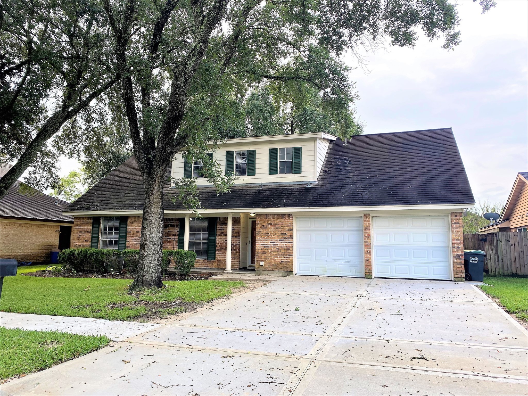 1910 Winding Creek Drive Pearland TX 77581