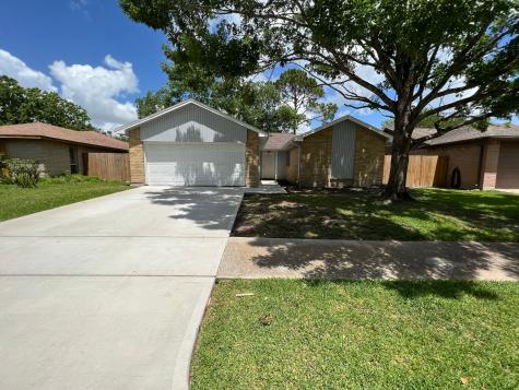 1111 W Belgravia Drive Pearland TX 77584