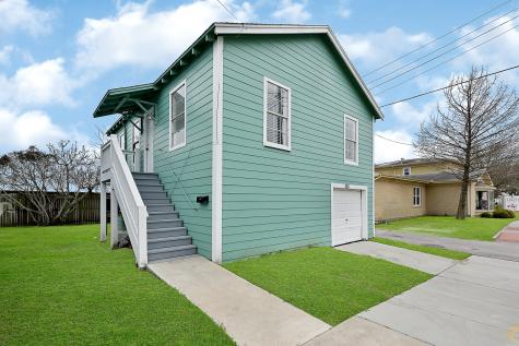 1112 45th Street Galveston TX 77550