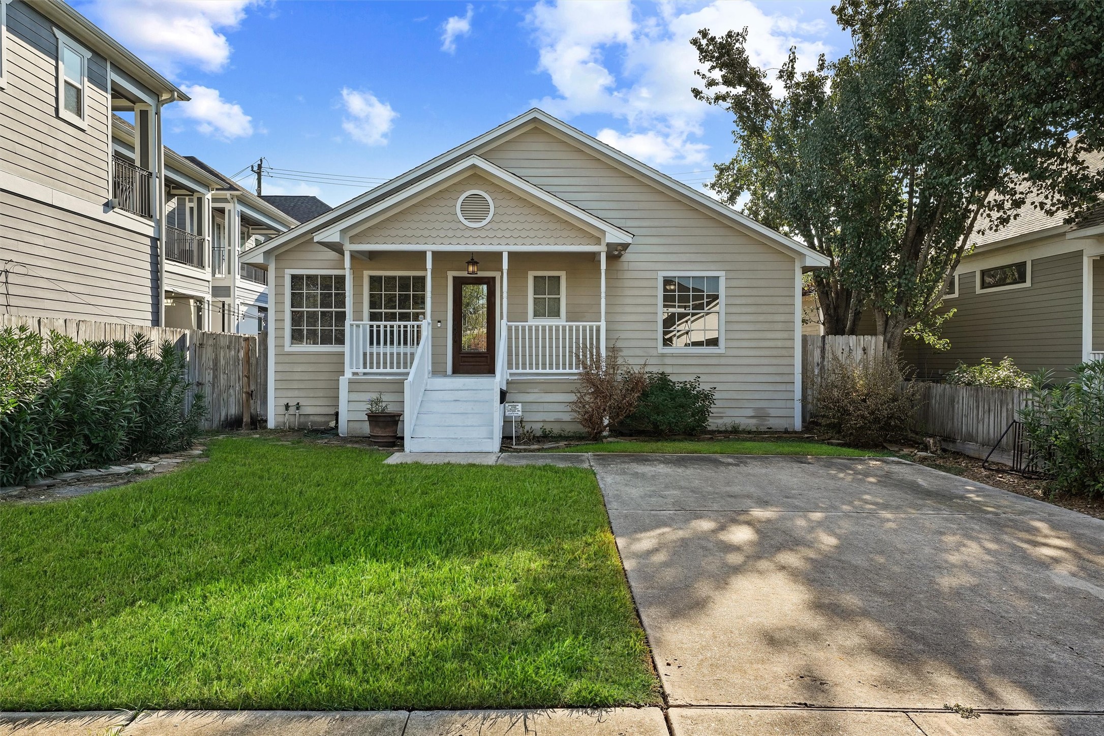 1542 Waverly Street Houston TX 77008