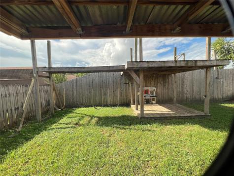 9806 Hummingbird Street La Porte TX 77571